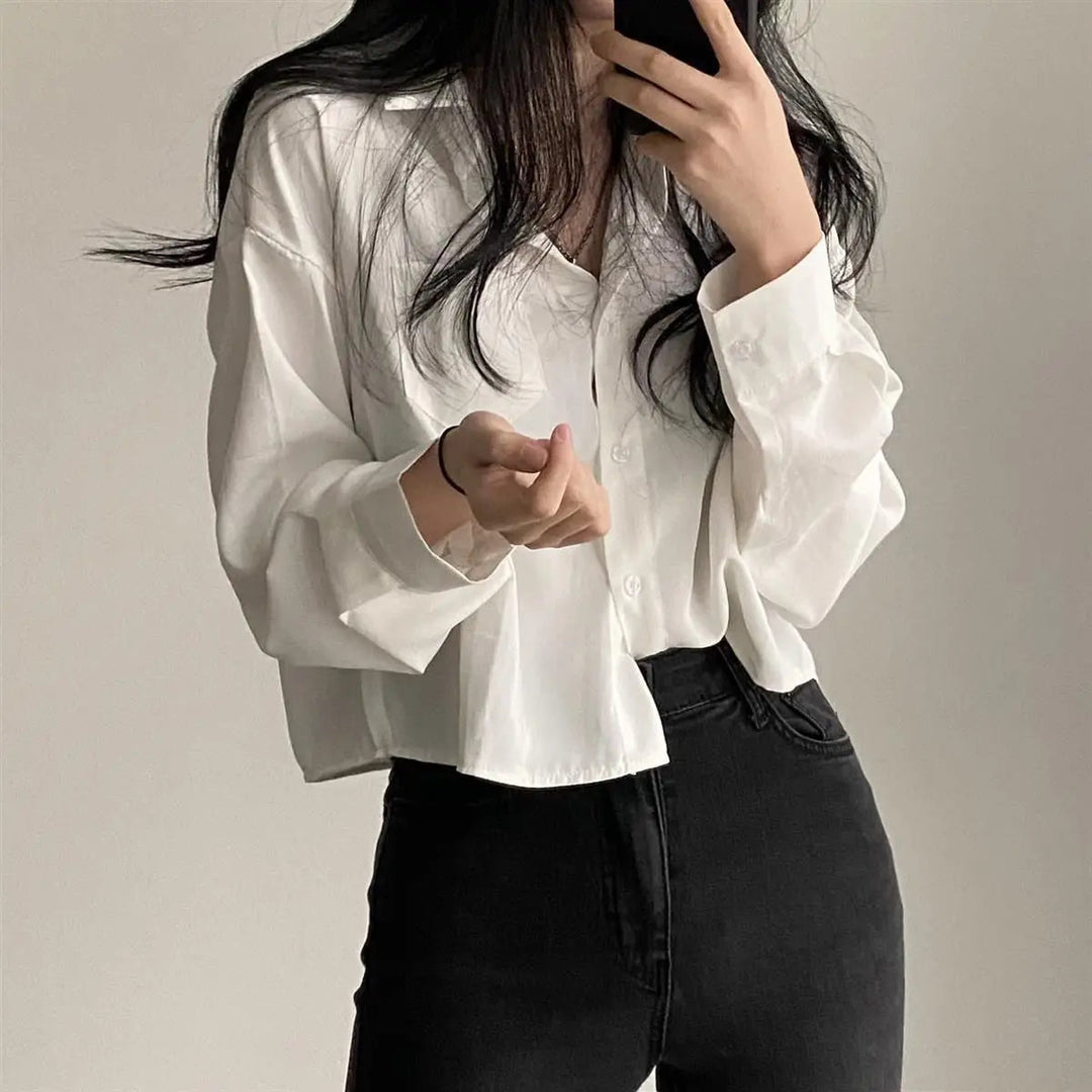 Damenlockere Baumwollbluse mit einem Knopf Weiß