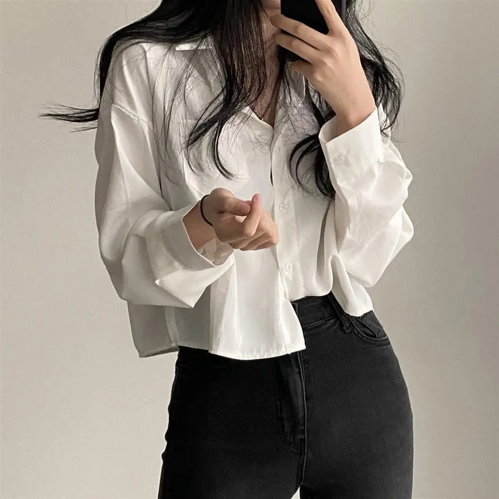 Damenlockere Baumwollbluse mit einem Knopf Weiß