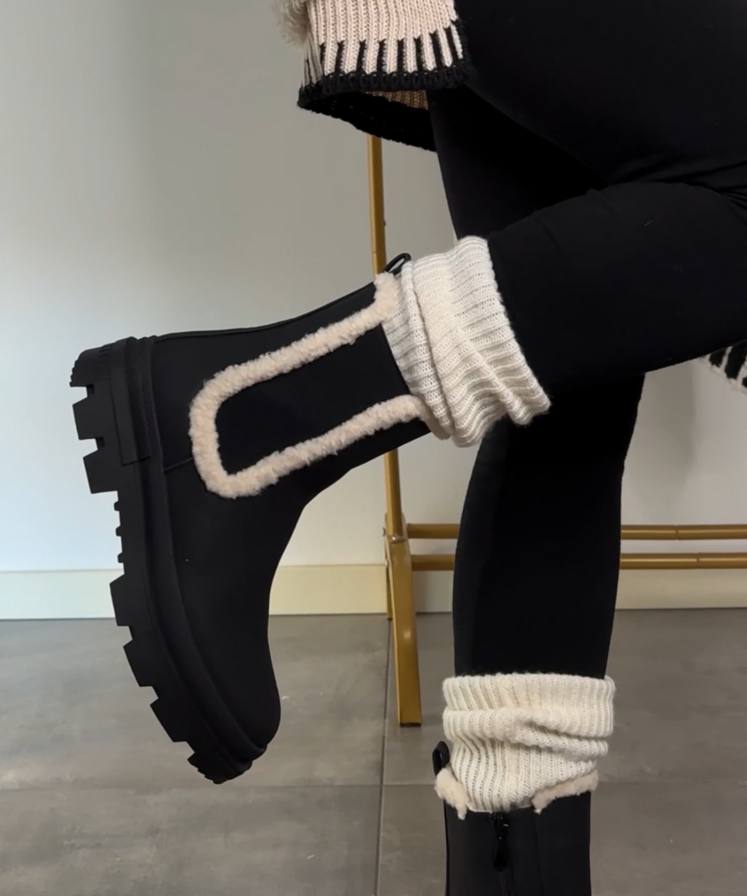 Schicke schwarze Leder-Stiefeletten
