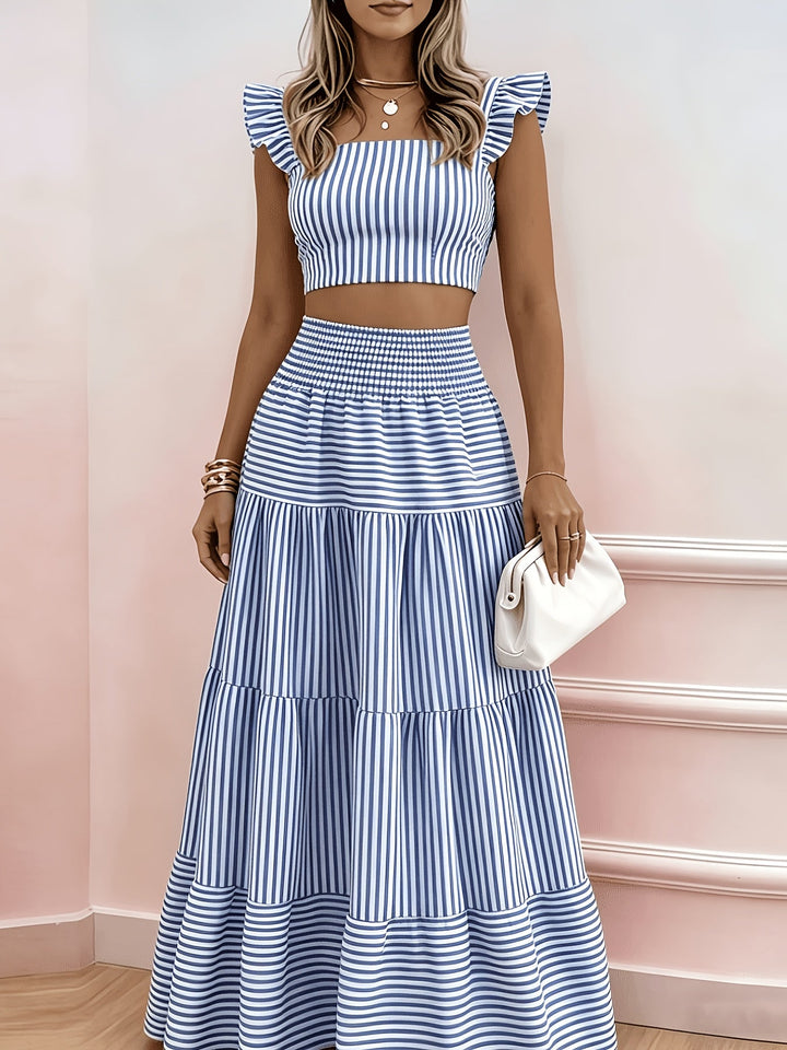 Set aus Bustier-Top mit Blumenrüschen und ausgestelltem Maxirock