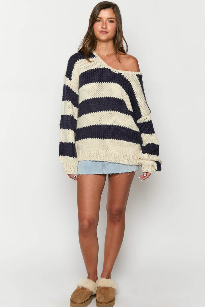 Gemütlicher Schulterfreier Gestreifter Strickpullover für Herbstlagen