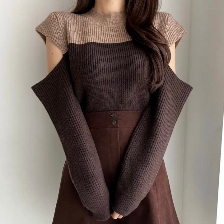 Zweifarbiger Strickpullover mit ausgeschnittenen Ärmeln