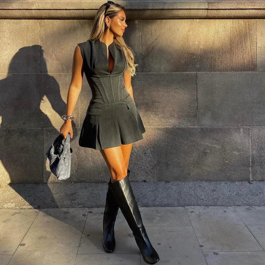 Faltenminikleid mit Korsett und zeitlosem Chic-Design