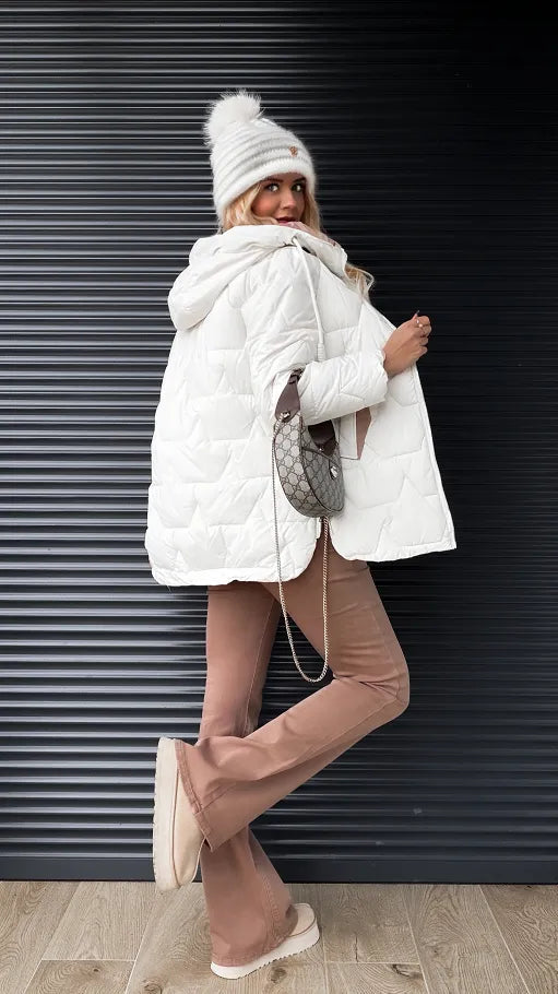 Gemütliche Steppjacke mit Kapuze und Reißverschlussdetails