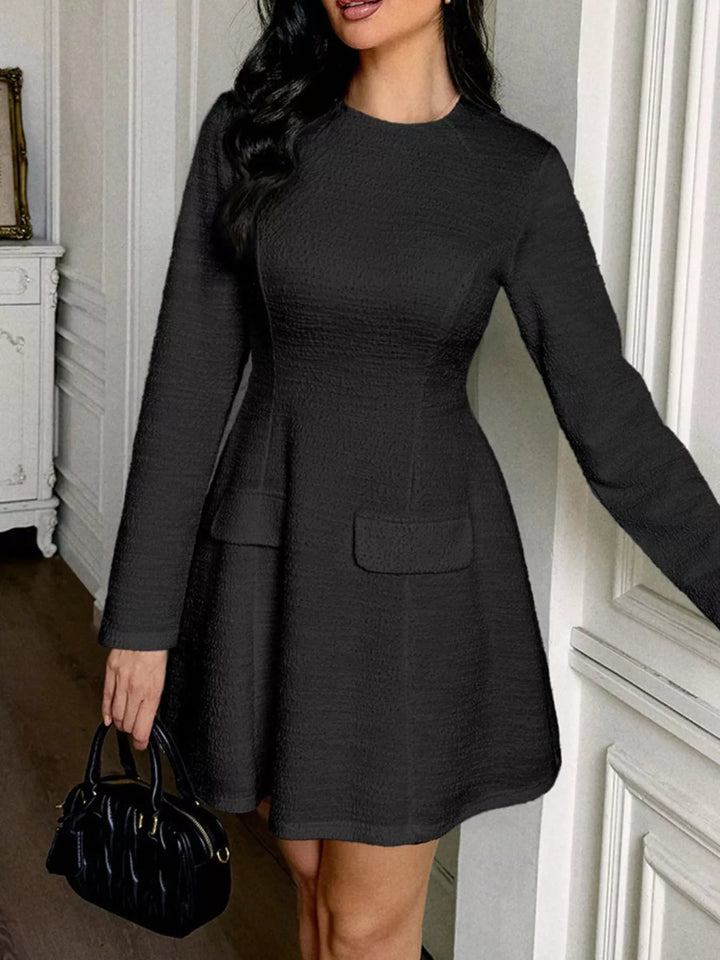 Bodycon-Minikleid mit ausgeschnittenem Rücken und langen Ärmeln