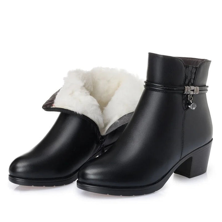 Elegante gefütterte Knöchelstiefel mit seitlichem Reißverschlussverschluss