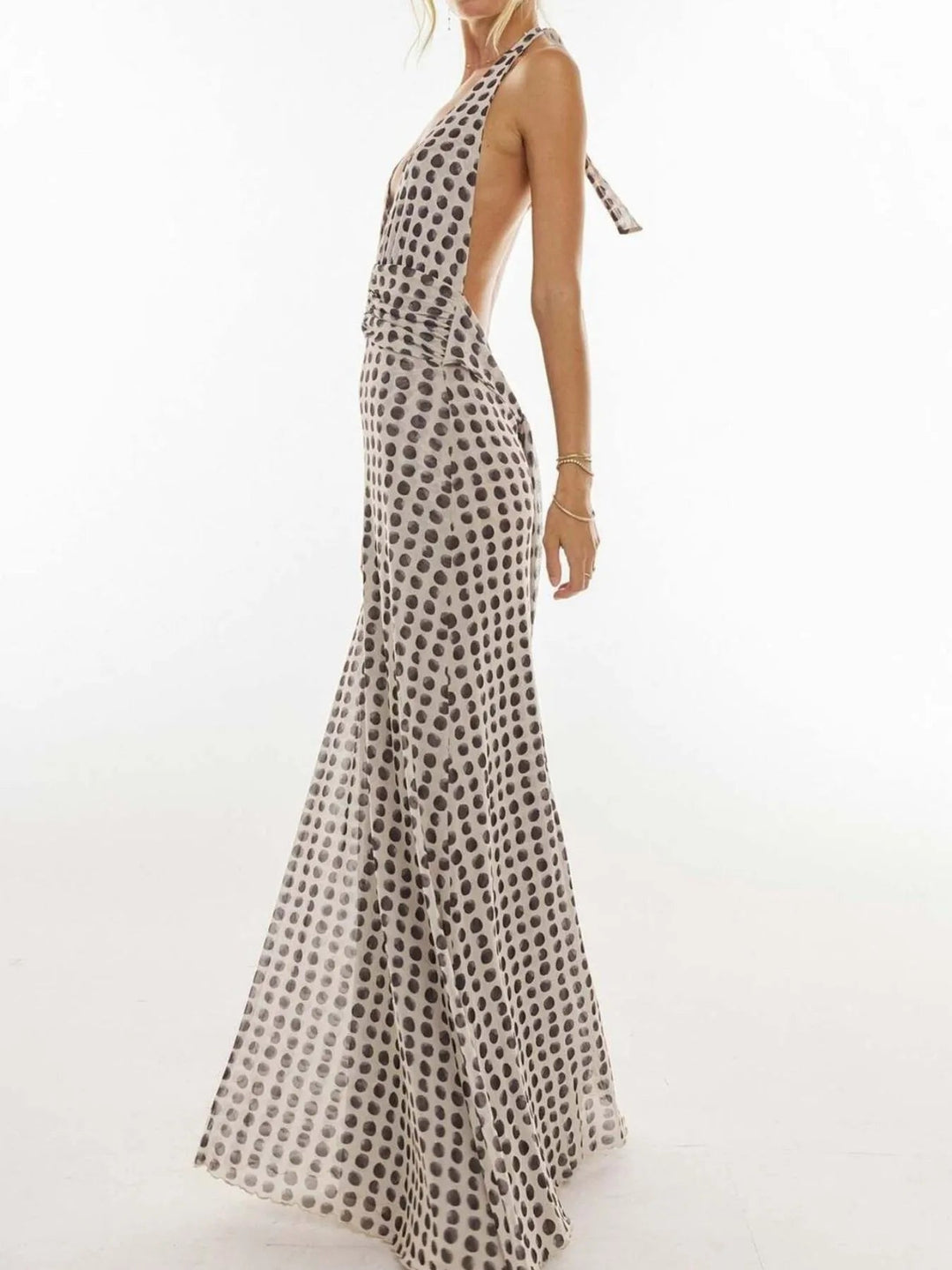Maxikleid mit Blumenmuster, Neckholder und tiefem V-Ausschnitt