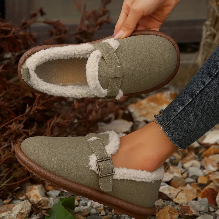 Gemütliche gefütterte Slip-On Ballerinas mit Schnallenriemen