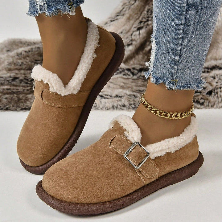 Gemütliche gefütterte Slip-On Ballerinas mit Schnallenriemen