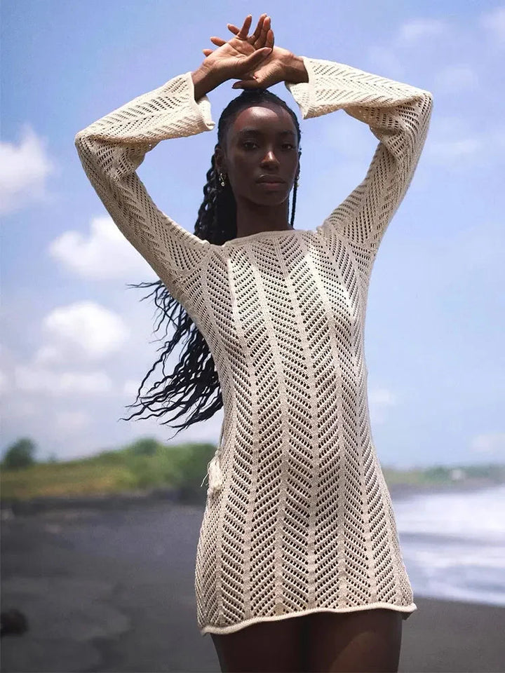 Rückenfreies gehäkeltes Minikleid mit langen Ärmeln, transparenter Strandüberwurf