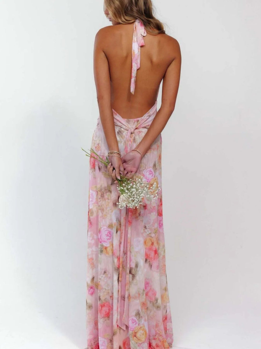 Maxikleid mit Blumenmuster, Neckholder und tiefem V-Ausschnitt