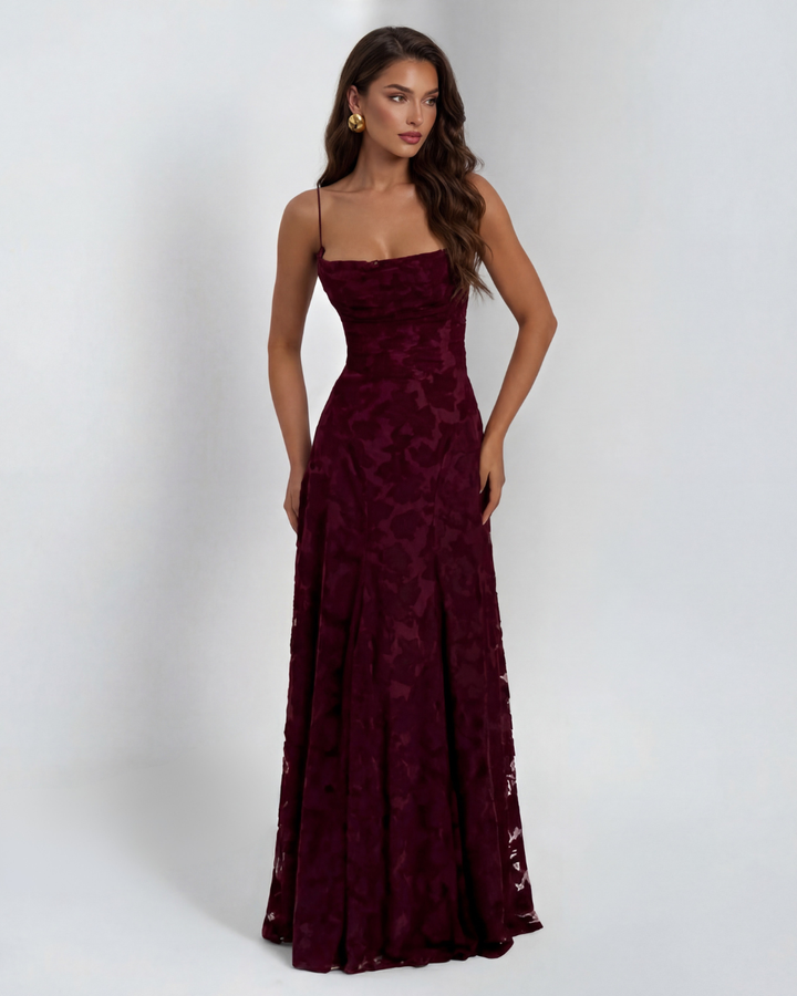 Damen Abendkleid aus Spitze in Maxilänge mit feinen Trägern