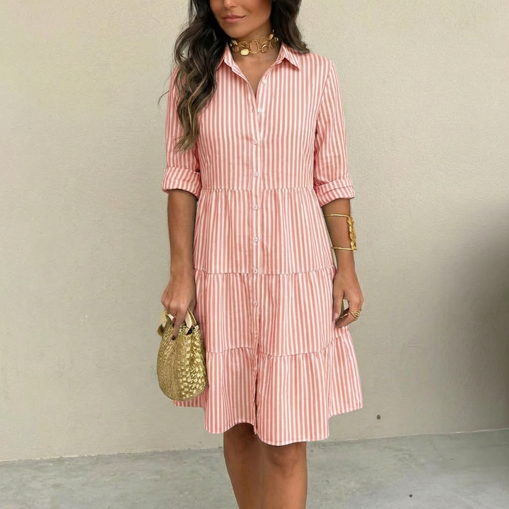Leichtes gestreiftes Sommerkleid mit Knopfleiste