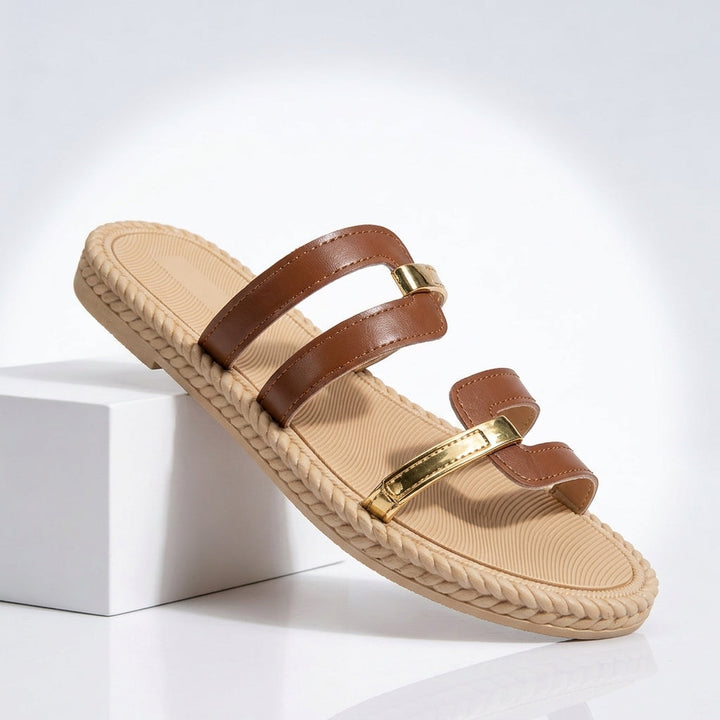 Damen-Sandalen im Slide Stil mit zwei breiten Riemen, Vorderansicht