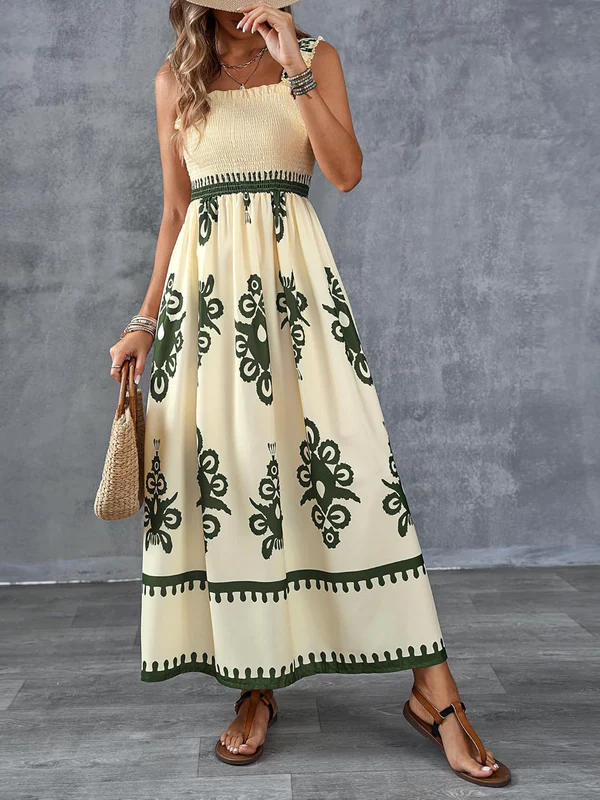 Maxikleid mit geometrischem Print und Smok-Einsatz