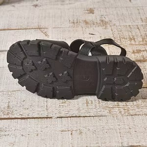 Damen Keilsandalen mit dicker Sohle von vorne fotografiert