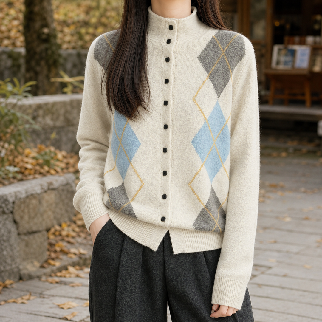 Cardigan mit hohem Stehkragen und klassischem Rautenmuster