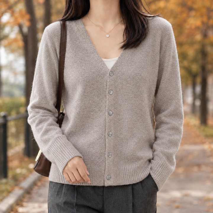 Nahaufnahme der Strickstruktur des Damen-Cardigans