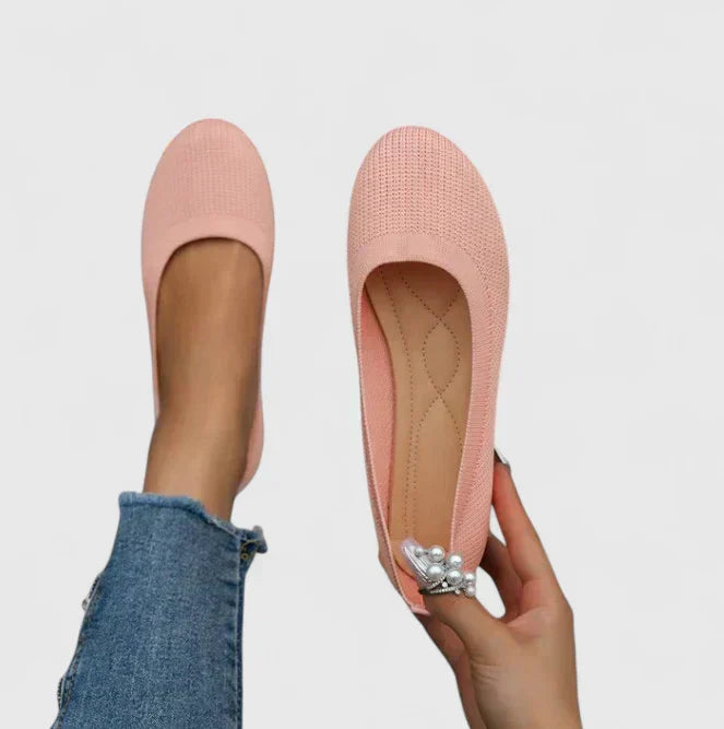 Damenloafer flach mit elastischen Einsätzen von vorne