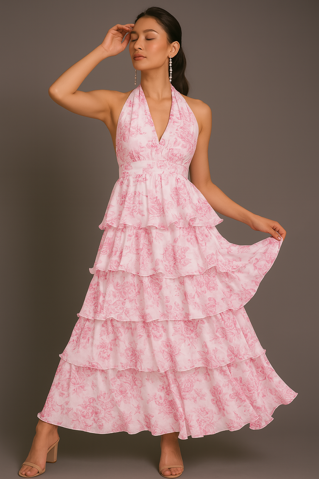 Maxikleid mit Blumenmuster, Neckholder, gestuften Rüschen und Taillendetail