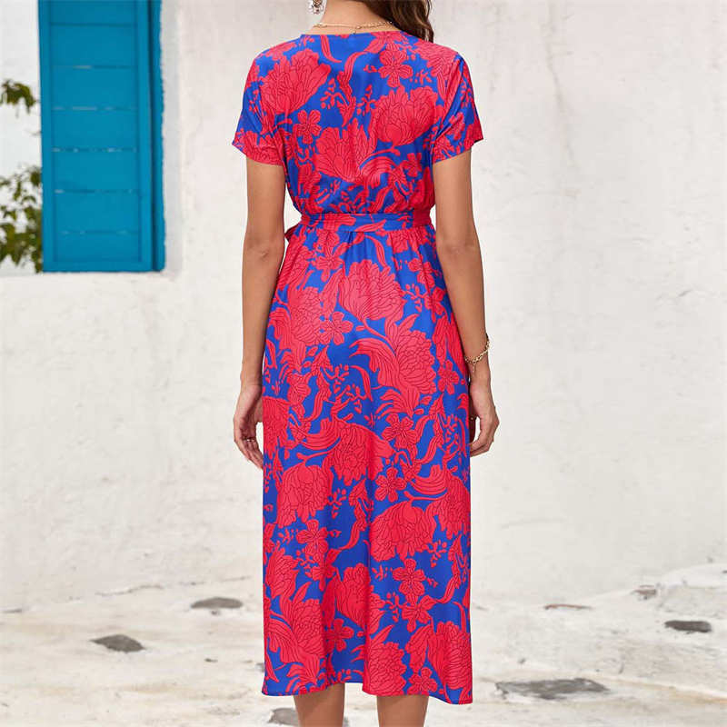 Maxi dress with artistic print and tie belt