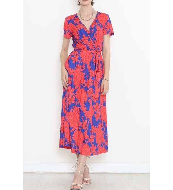 Maxi dress with artistic print and tie belt