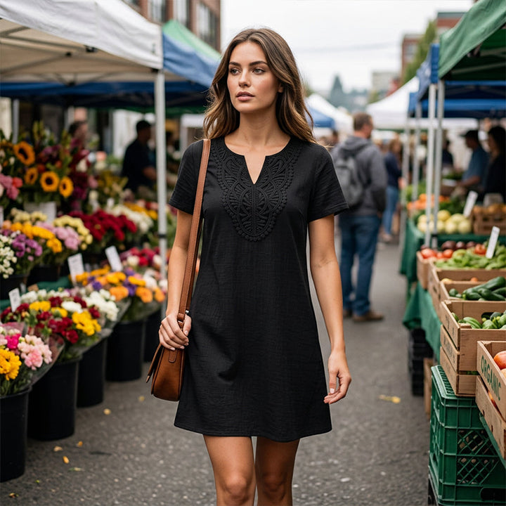 Damen T-Shirt-Kleid mit Spitze und V-Ausschnitt im Gesamtlook