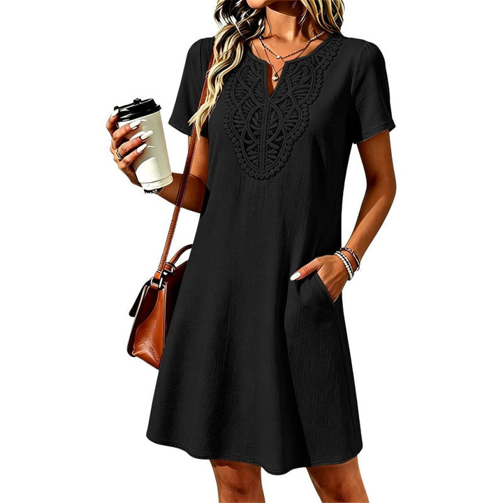 Damen T-Shirt-Kleid mit Spitze und V-Ausschnitt in Vorderansicht