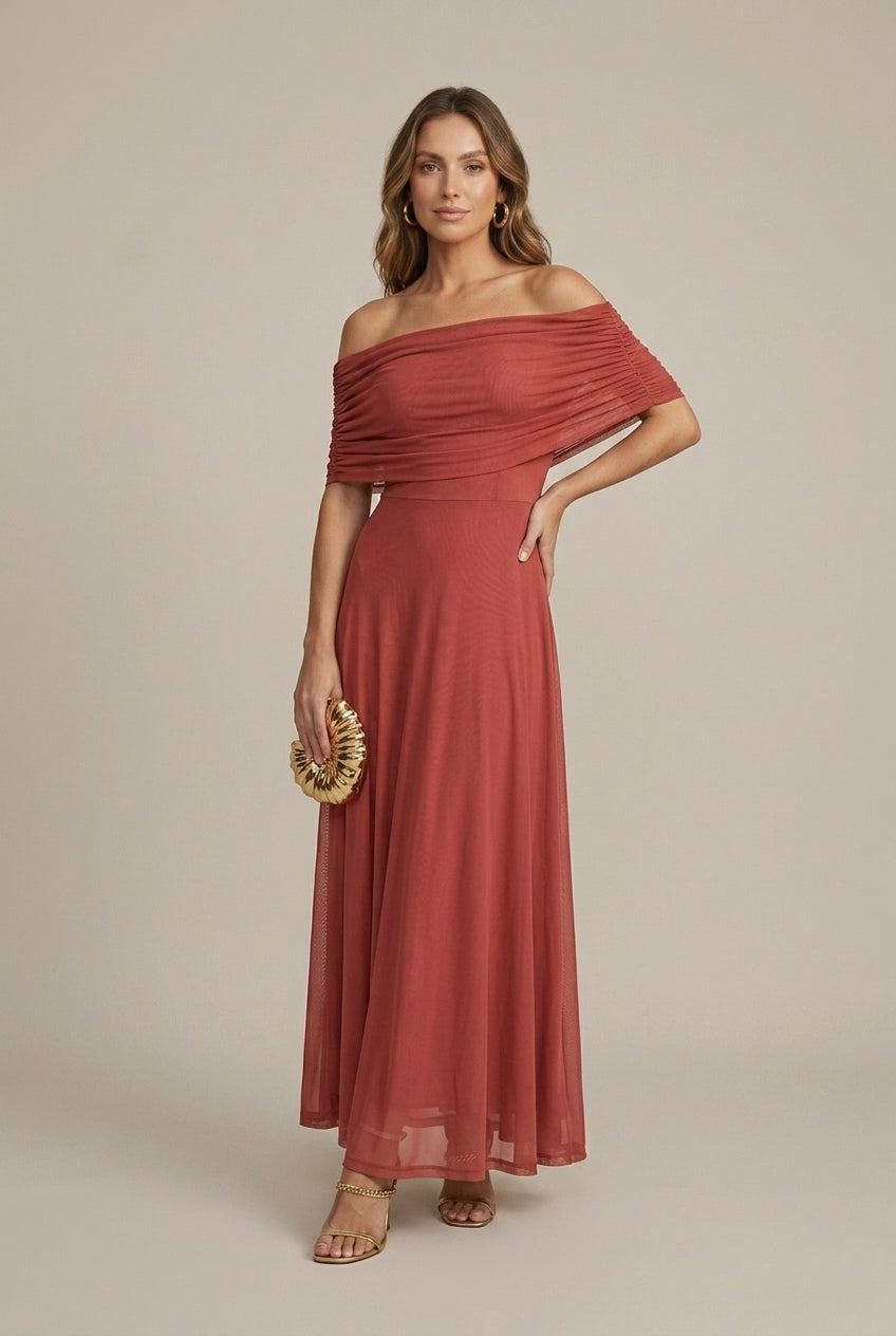 Festliches Damen-Maxikleid mit auffälligem Raffkorsett