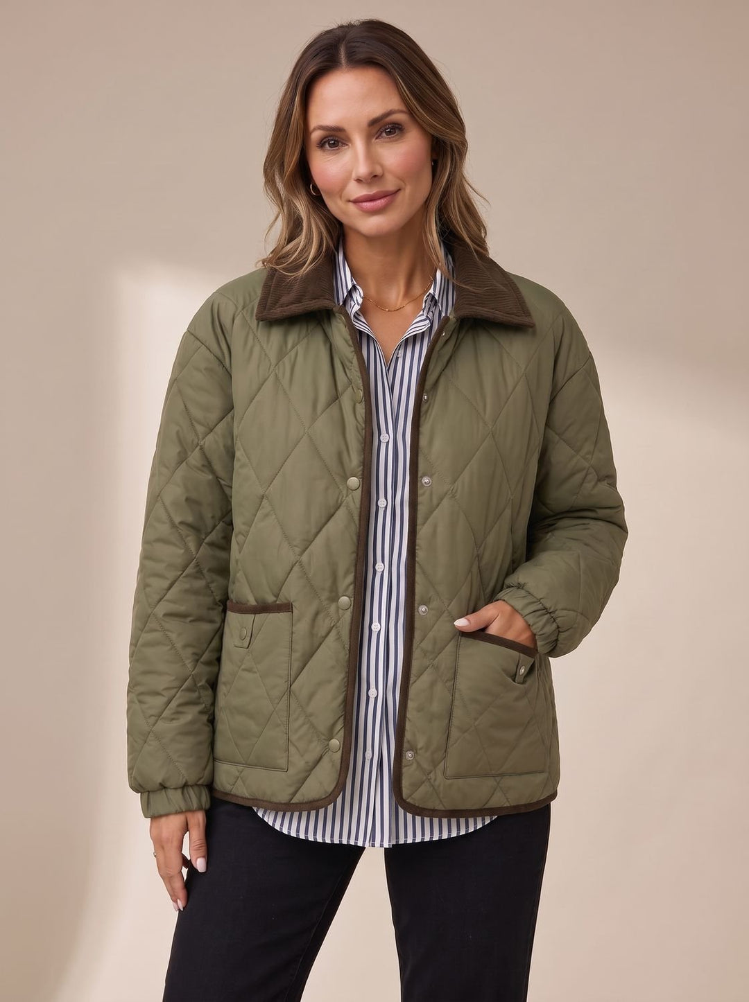 Damen Rauten Steppjacke Mit Cordkragen Und Druckknöpfen