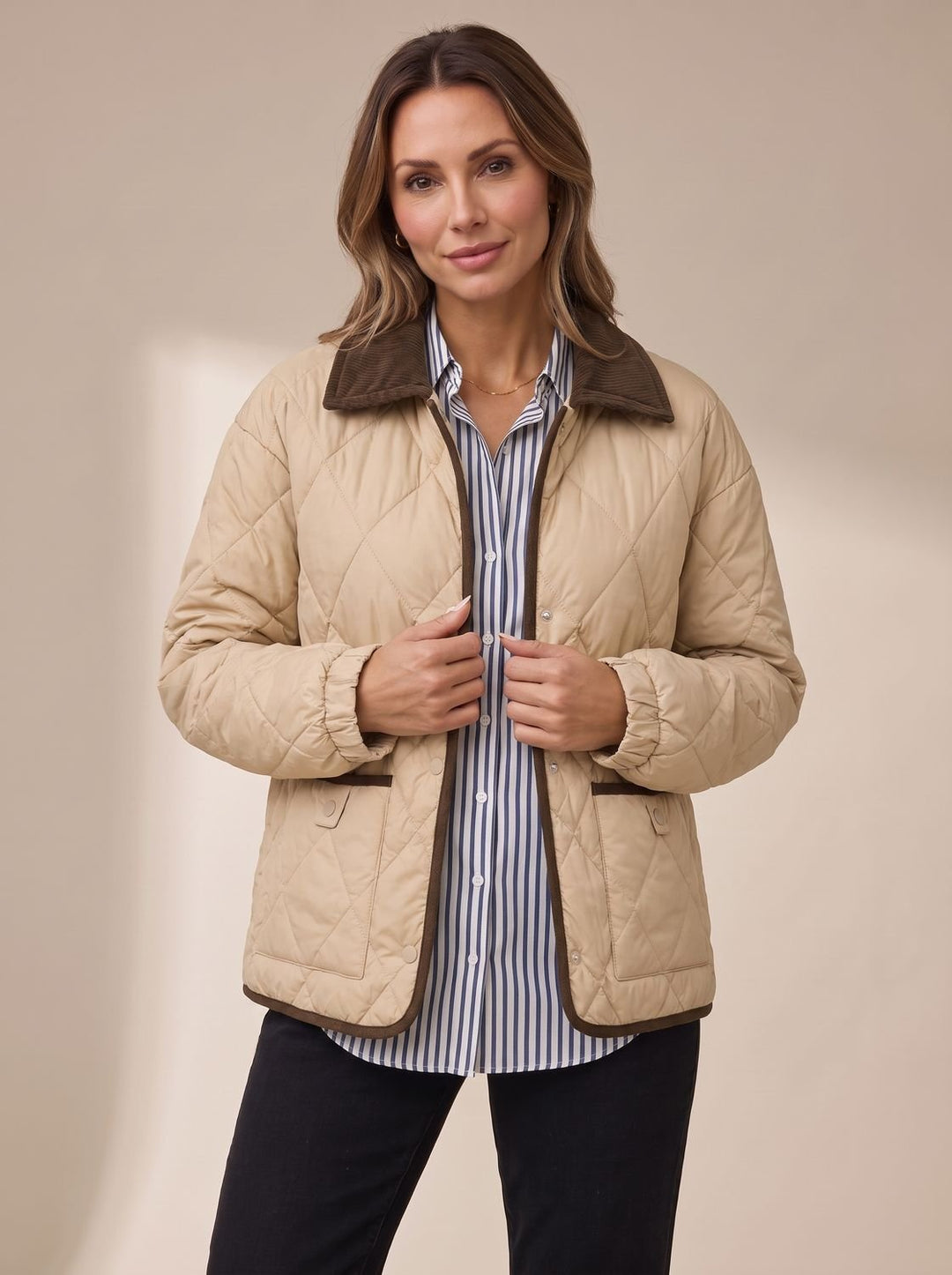 Damen Rauten Steppjacke Mit Cordkragen Und Druckknöpfen