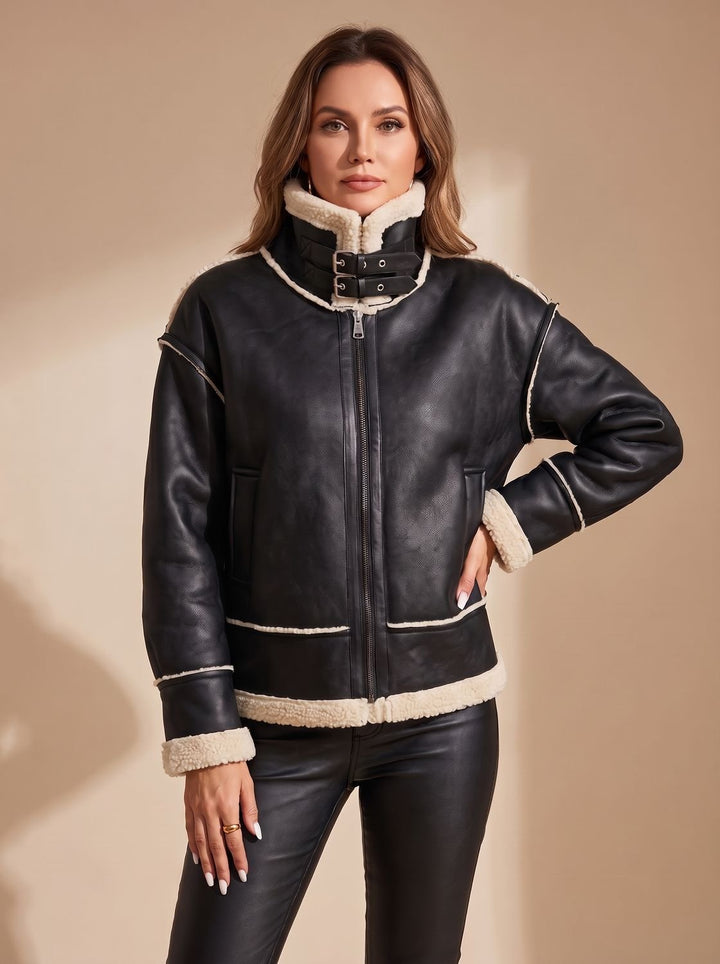 Rückansicht der Damen-Fliegerjacke aus Kunstleder
