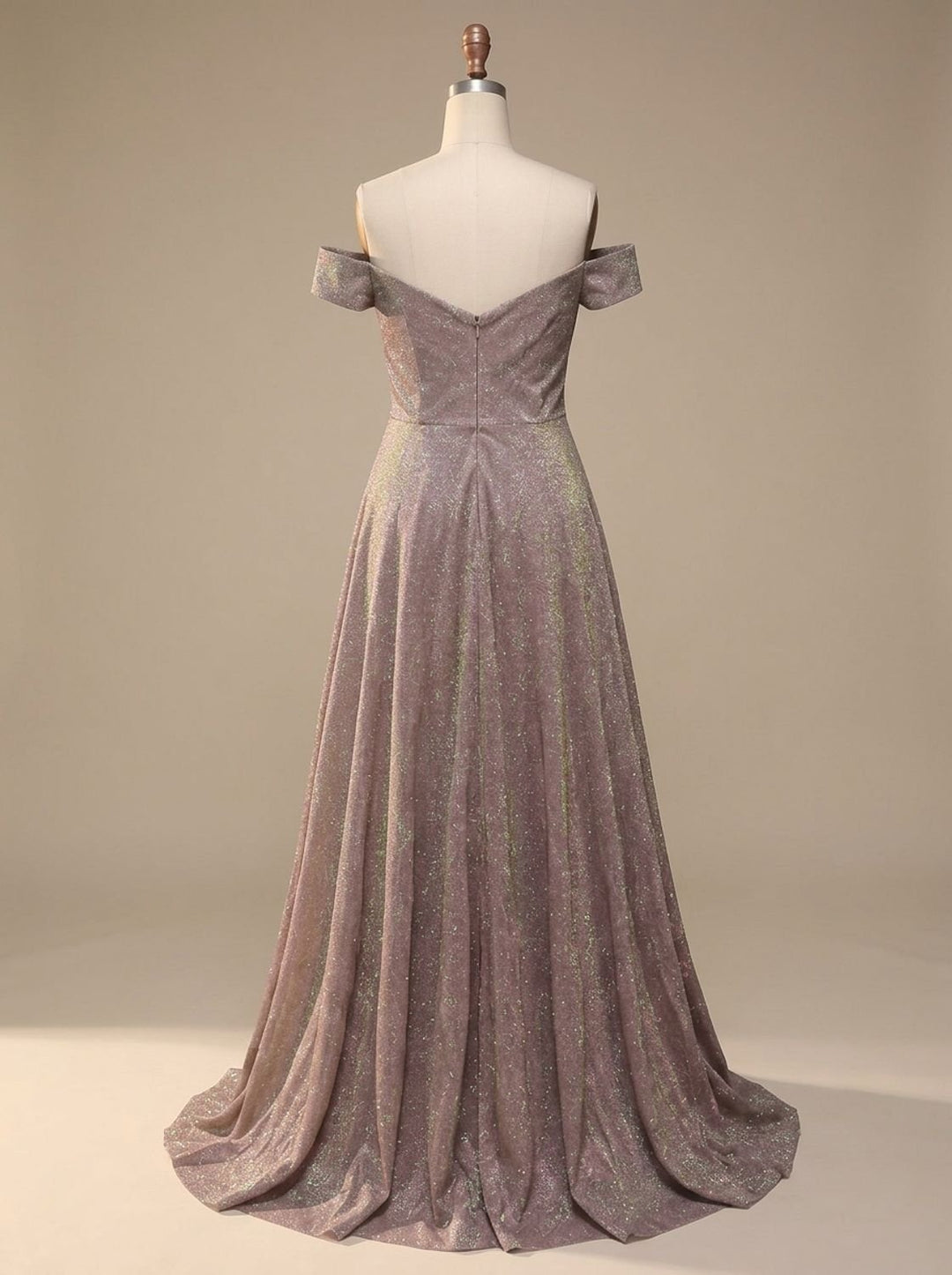 Festliches Damenkleid mit Glitzereffekt und schulterfreiem Schnitt