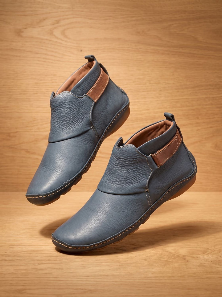 Nahaufnahme der flachen, komfortablen Sohle der Damen-Stiefeletten