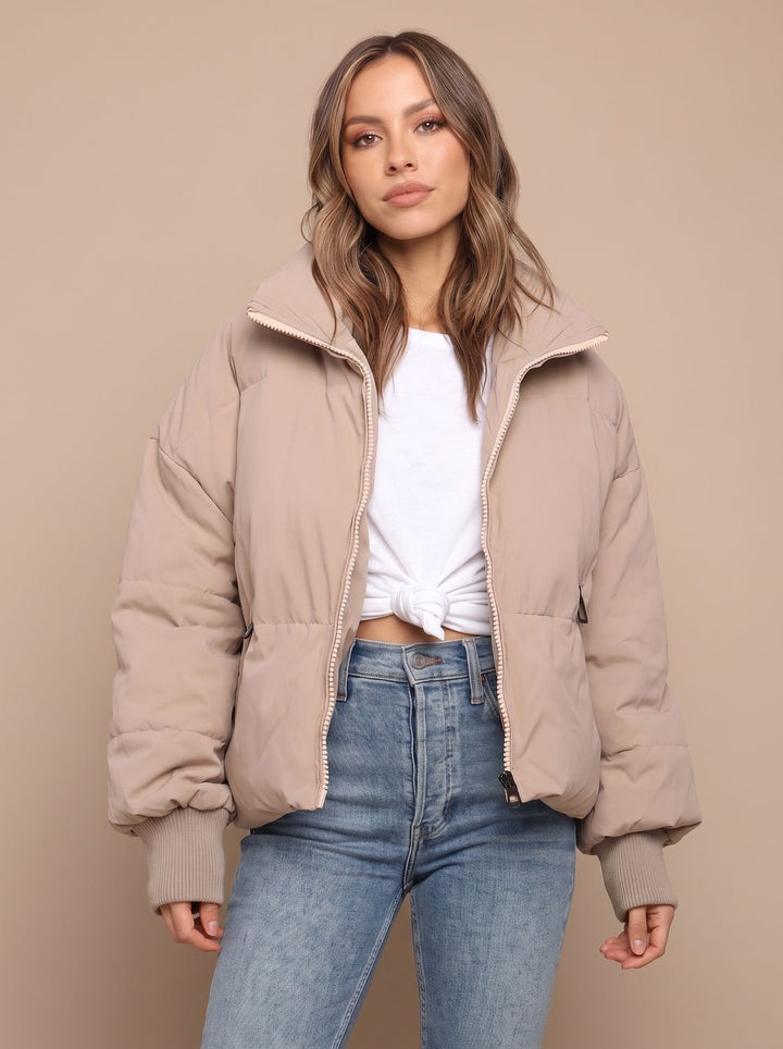 Damen-Steppjacke im lässigen Oversize-Schnitt von vorn