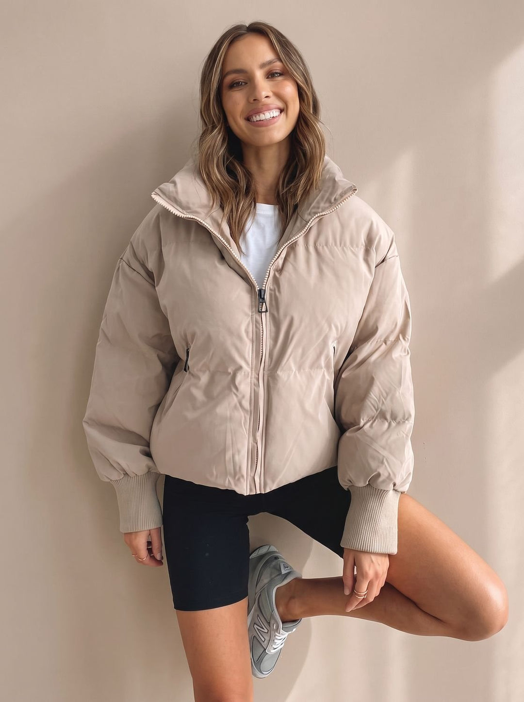 Damen Oversize-Steppjacke als vielseitige Winterbekleidung