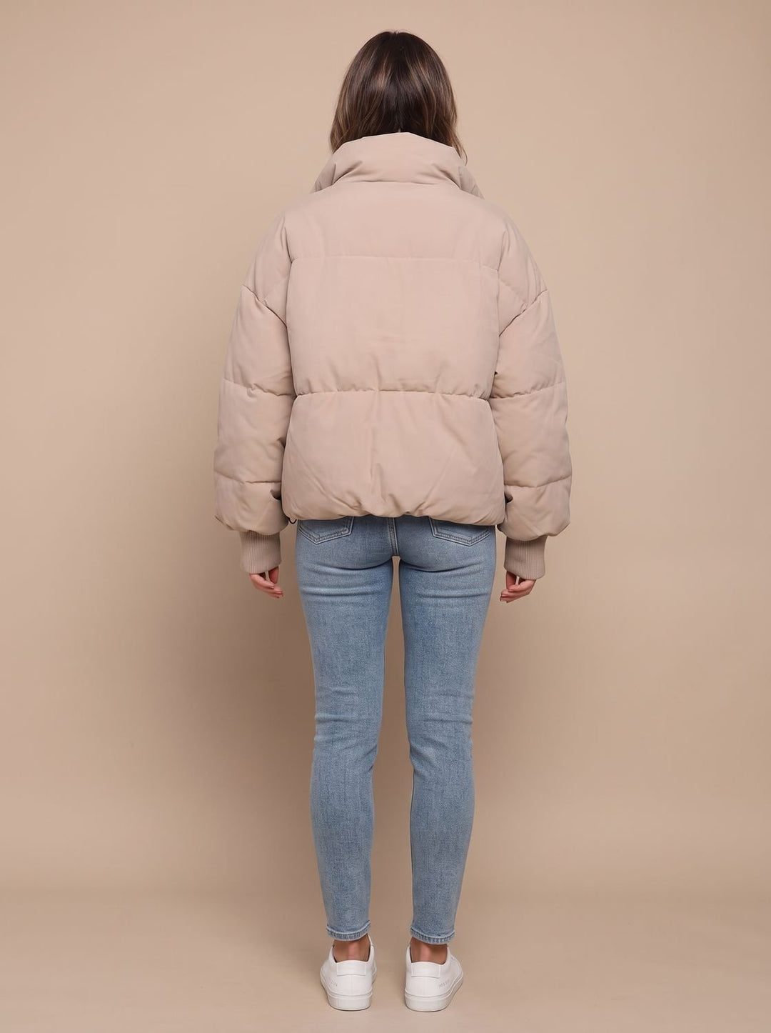Lässige Damenjacke mit Rippbündchen an den Ärmeln