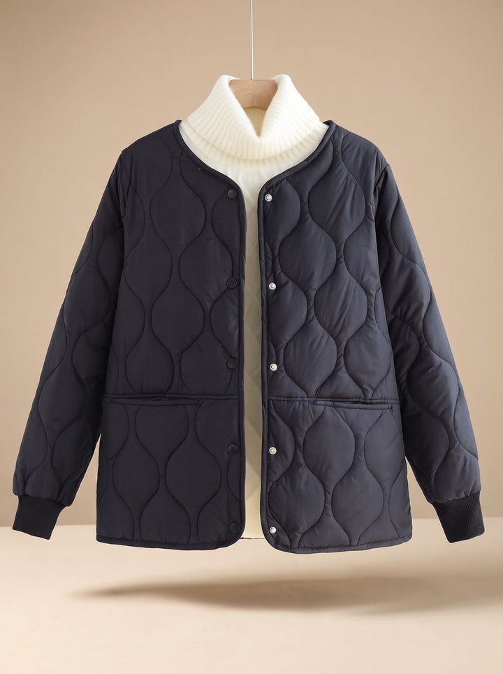 Damen-Steppjacke mit Baumwollwattierung und V-Ausschnitt in der Vorderansicht