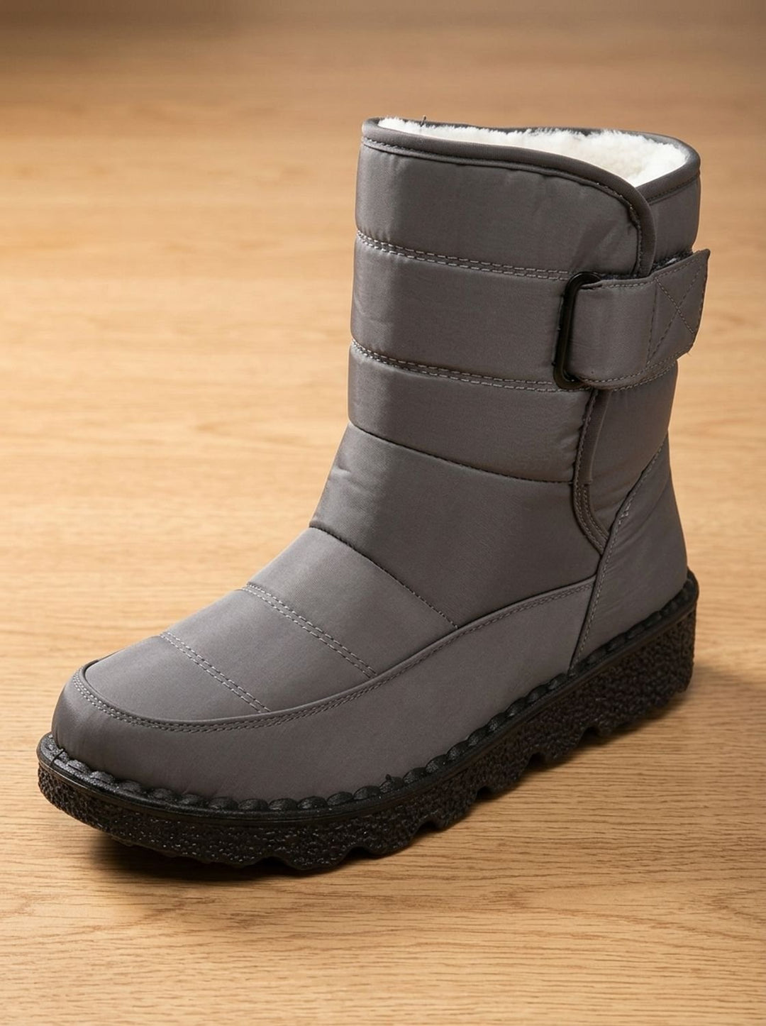 Women's fleece-lined snow boots
