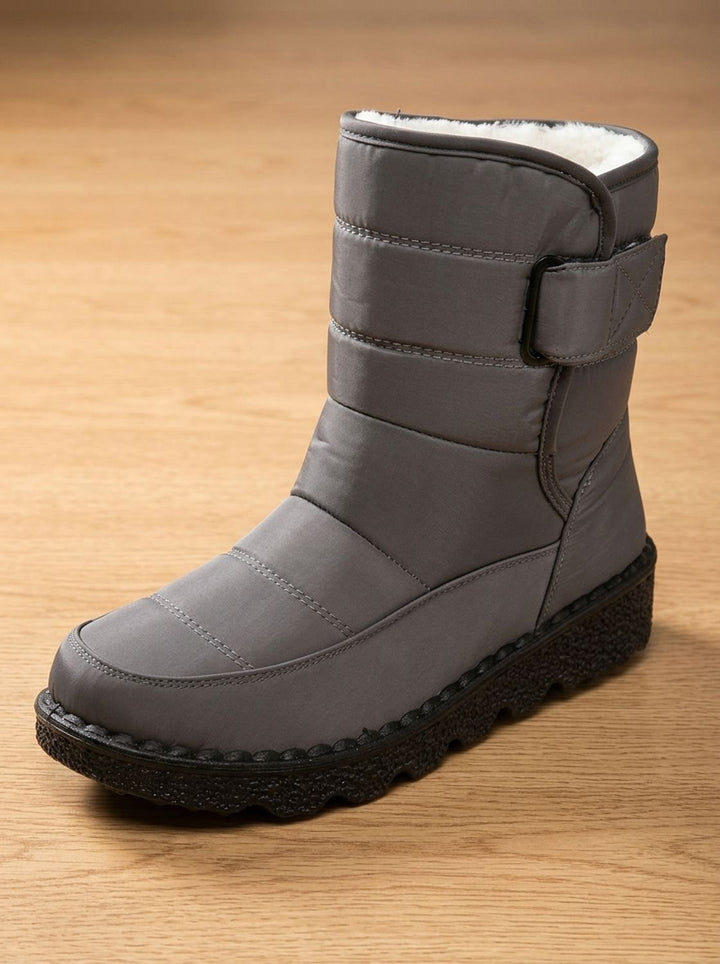Women's fleece-lined snow boots
